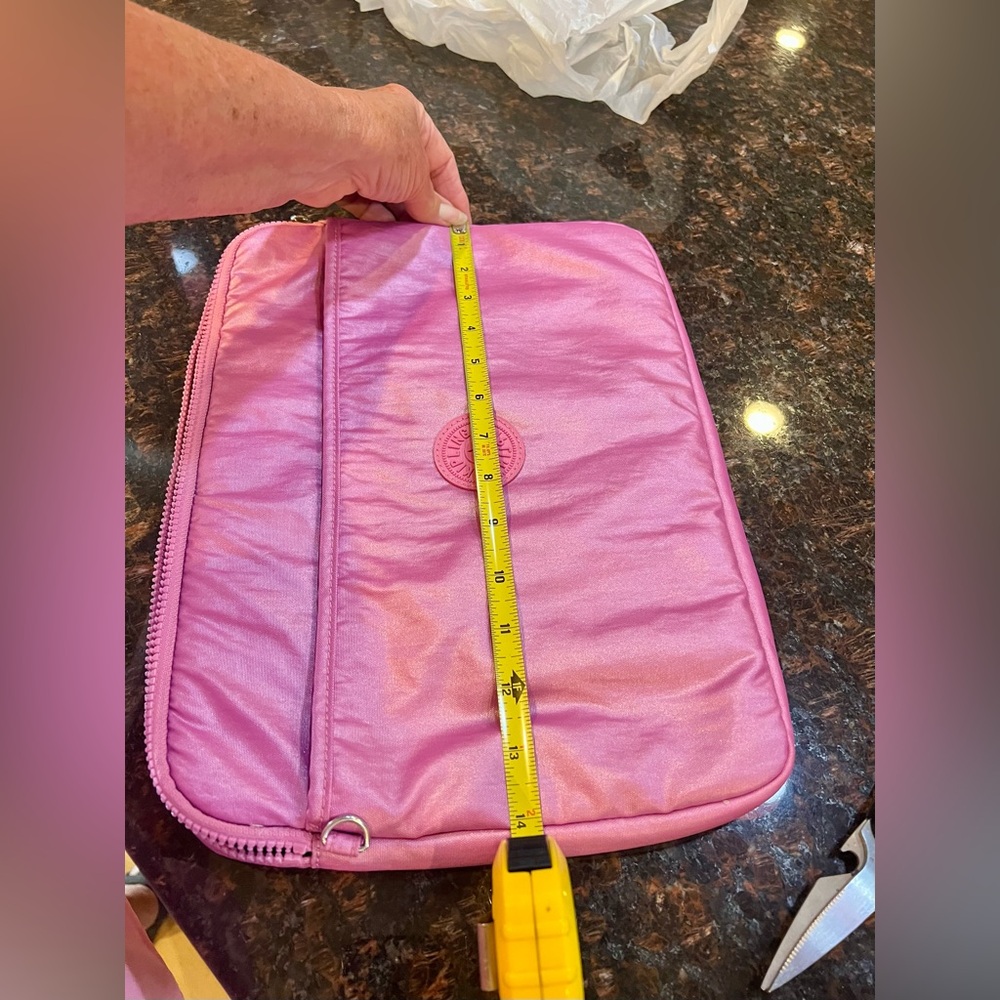 Kipling Laptop Sleeve - metallic pink, excellent condition! - Picture 6 of 6